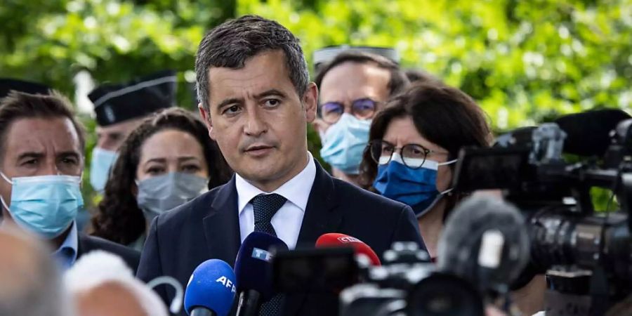 Gerald Darmanin, Innenminister von Frankreich, nach dem Messerangriff in La Chapelle-sur-Erdre. Foto: Loic Venance/AFP/dpa