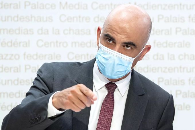 Bundesrat Alain Berset spricht an einer Medienkonferenz zu beschlossenen Massnahmen zur Pandemie des Coronavirus. Ab kommendem Montag lockert die Schweiz in verschiedensten Bereichen. Alain Berset Coronavirus