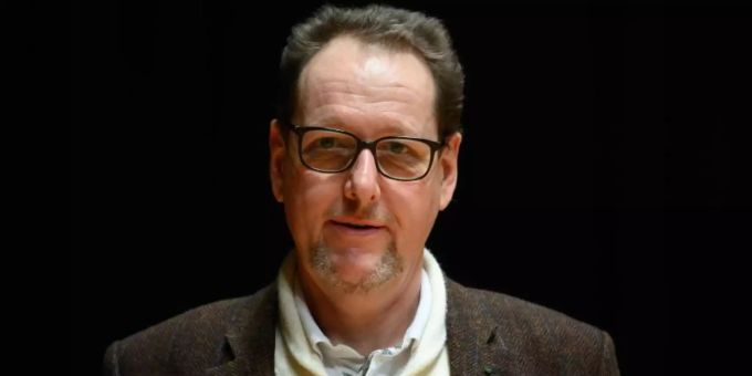 Peter Theiler, Intendant der Semperoper Dresden, sieht für die Zukunft der Oper nicht schwarz. Foto: Robert Michael/dpa-Zentralbild/dpa Peter Theiler, Intendant der Semperoper Dresden, sieht für die Zukunft der Oper nicht schwarz. Foto: Robert Michael/dpa-Zentralbild/dpa