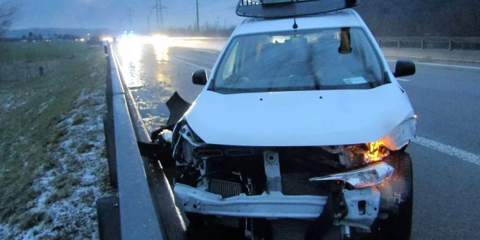 Beim Unfall wurde niemand verletzt. Kantonspolizei Glarus