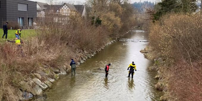 Das Gelände und das angrenzende Gewässer wurden abgesucht. Auseinandersetzung