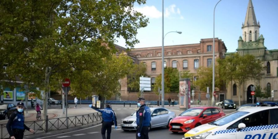 Kontrolle von Ausgangssperre im Oktober in Madrid