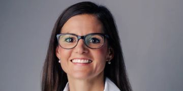 Dr. Corina Glanzman.