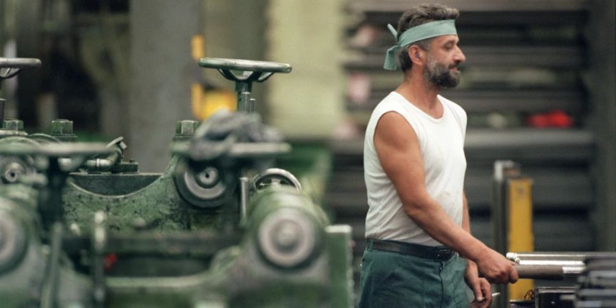 Metallfabrik und Arbeiter