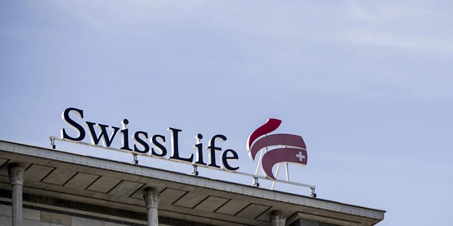 Erstmals Zahlen nach neuen Rechnungslegungsstandards: Die Swiss Life verbucht im ersten Halbjahr 2023 mehr Einnahmen und Gewinn. (Archivbild)