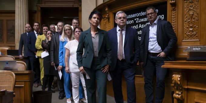Migration - Parlament lehnt SVP-Forderungen nach Kurswechsel ab