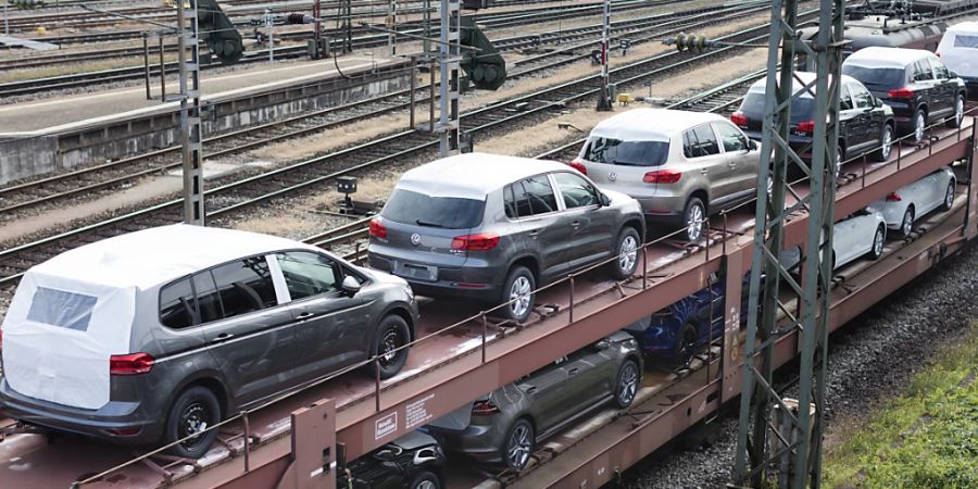 Seit Jahresbeginn summiert sich die Zahl der Neuimmatrikulationen auf 148'898 Personenwagen.