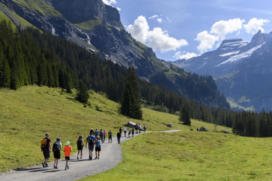 Der Oeschinensee im Kanton Bern ist bei Touris äusserst beliebt.