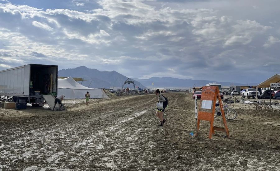 Das diesjährige Burning-Man-Festival in der Wüste Nevadas ist anders als geplant abgelaufen.