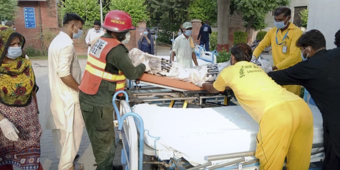 Durch Bombe - Mindestens elf Tote bei Anschlag auf Arbeiter in Pakistan