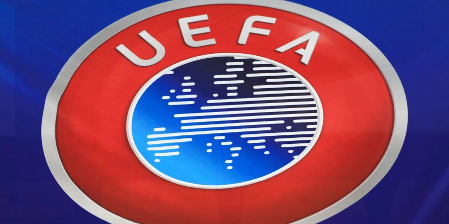 Die UEFA bestraft den irischen Fussballverband, weil Spielerinnen ein umstrittenes Lied gesungen haben.