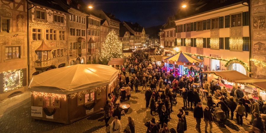 Weihnachtliche Märlistadt in Stein am Rhein.