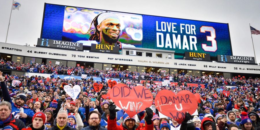 Die Fans der Buffalo Bills zeigten in der schweren Zeit viel Unterstützung für Damar Hamlin.