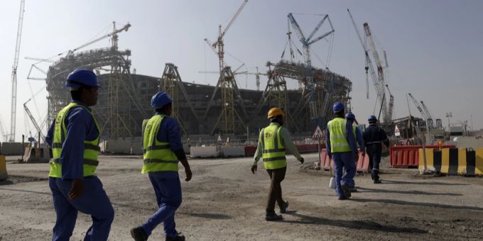 Katar revidiert seine Angaben zu toten Bauarbeitern auf den Stadion-Baustellen der WM 2022 deutlich nach oben. WM 2022 Katar Baustellen