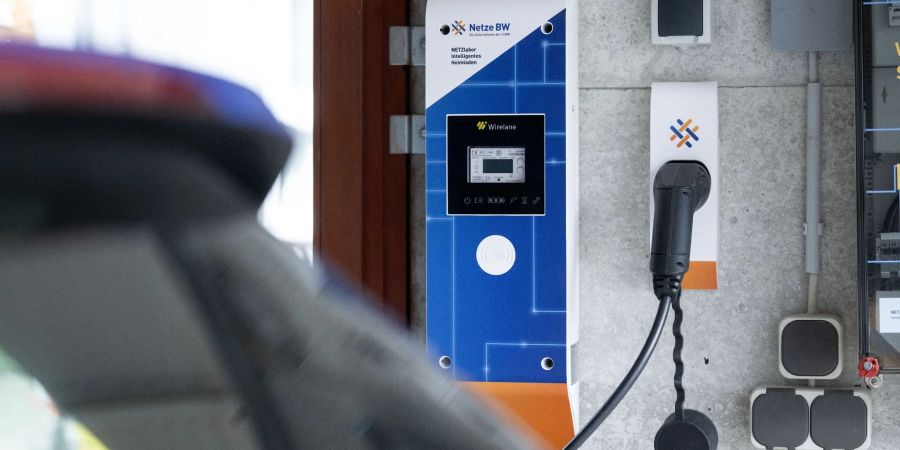 Deutsche Autobauer könnten laut einer Studie der Beratungsfirma BCG von einem schnellen Umstieg auf Elektroautos kräftig profitieren.