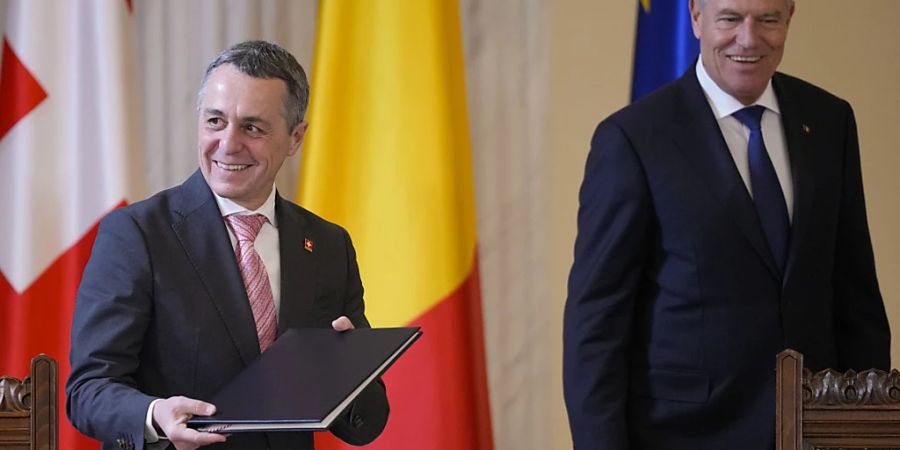 Bundespräsident Ignazio Cassis (links) in Bukarest bei seinem rumänischen Amtskollegen Klaus Werner Iohannis.