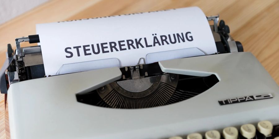 Schreibmaschine Papier Steuererklärung Buchstaben