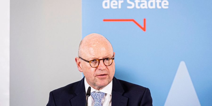 Markus Lewe, Präsident des Deutschen Städtetages, spricht auf einer Pressekonferenz zum Abschluss des Deutschen Städtetages.