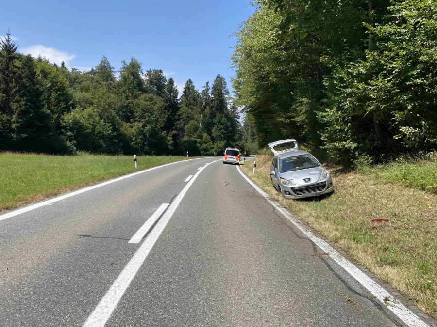 Am Auto entstand Totalschaden.