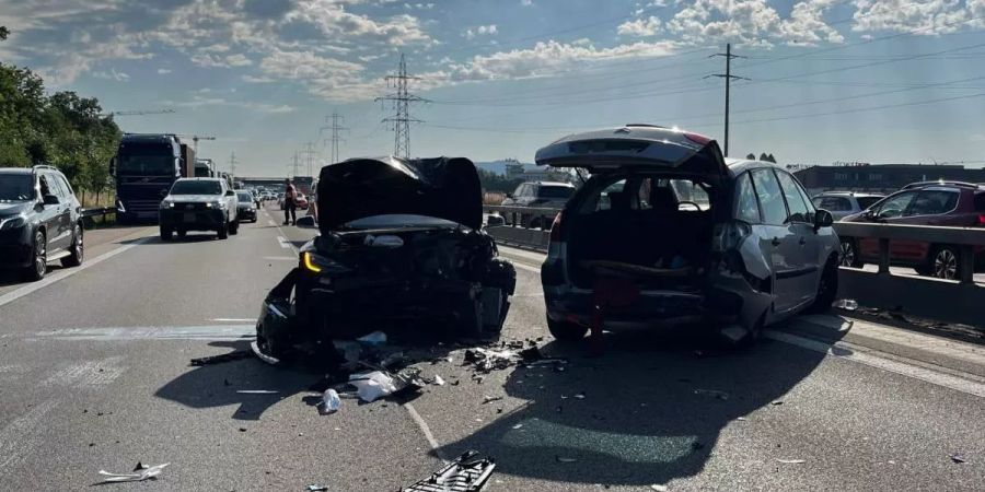 A1 / Oberbuchsiten SO: Drei Verletzte bei Auffahrkollision