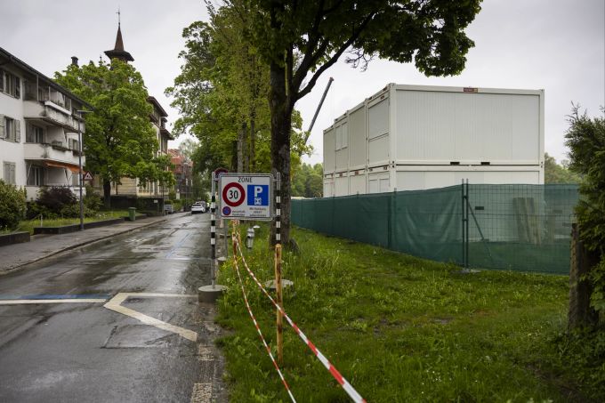 Ein Blick auf die Container für ukrainische Flüchtlinge in Bern. Container Bern Ukraine Krieg