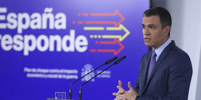 Der spanische Premierminister Pedro Sanchez nach einer ausserordentlichen Regierungssitzung in Madrid. Der spanische Premierminister Pedro Sanchez nach einer ausserordentlichen Regierungssitzung in Madrid.