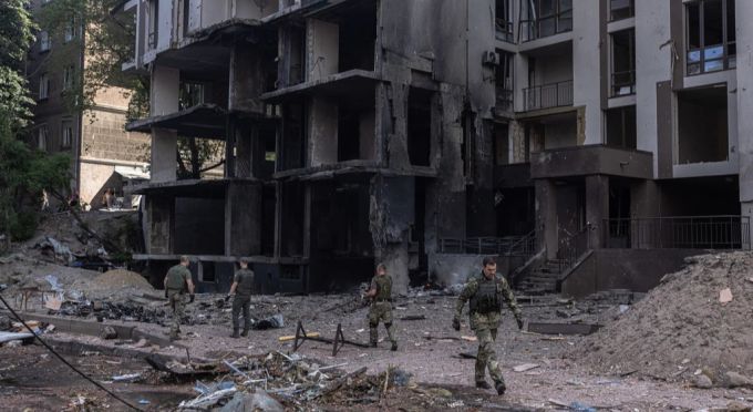 Ein im Ukraine-Krieg zerstörtes Gebäude in der Nähe von Kiew. Ukraine-Krieg