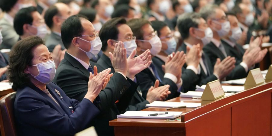 Chinesische Parlamentsmitglieder in Peking.