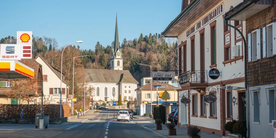 Die St. Urbanstrasse im Zentrum der Gemeinde Zell (LU).