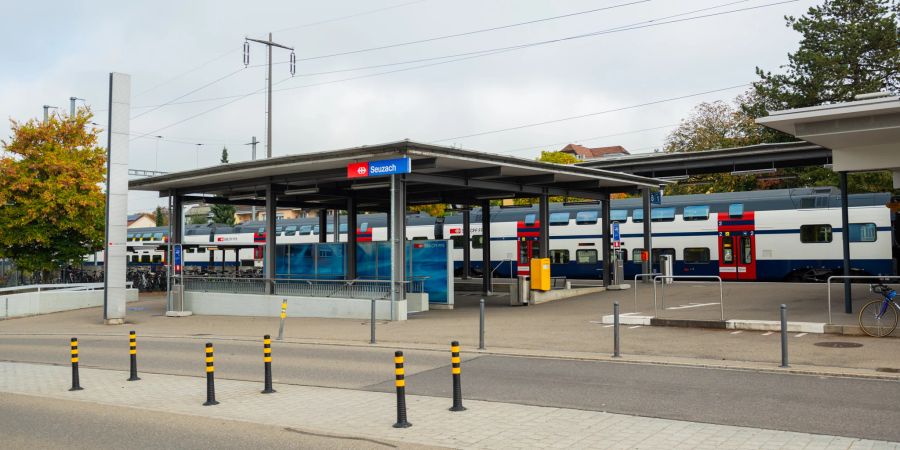 Der Bahnhof in Seuzach.