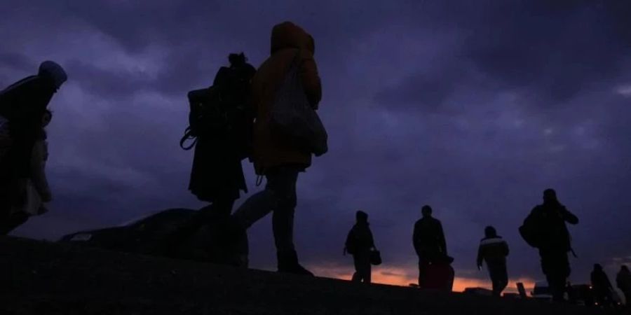 Die russischen Truppen hatten bemerkt, dass die beiden Soldaten zwei Ukrainerinnen bei der Flucht halfen.