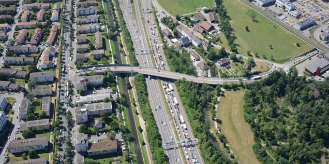 Verkehrsunfall auf der A1 Quelle. Kantonspolizei Zürich