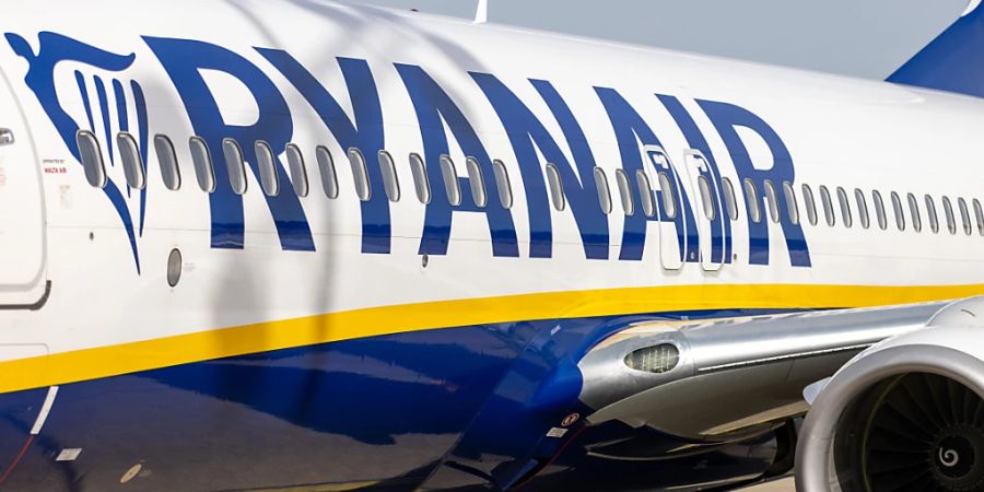 Wegen eines Streiks bei der irischen Fluggesellschaft Ryanair in Belgien fallen übers Wochenende viele Flüge aus. Knapp 130 Flüge am Flughafen Charleroi werden aufgrund des Arbeitskampfes des Kabinenpersonals und der Piloten von Freitag bis Sonntag gestrichen. (Archivbild)