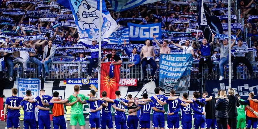 Die Schalker wollen wieder ins Fussball-Oberhaus.