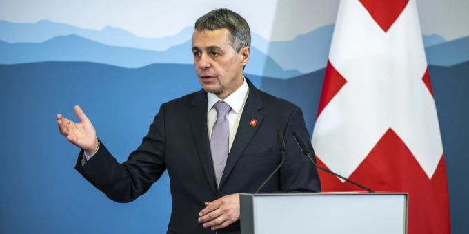 Bundespräsident Ignazio Cassis ist mit der Sanktionspolitik der Schweiz im Ukraine-Krieg zufrieden. ukraine krieg