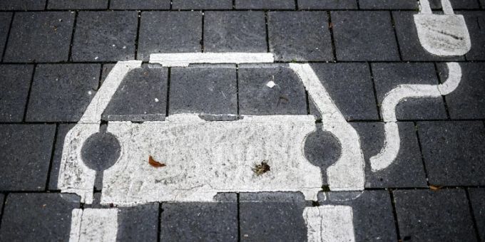 Markierung für E-Autos. (Symbolbild) E-Autos