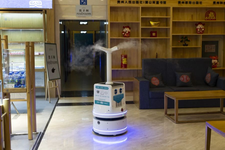 Statt Putzpersonal reinigen in machen Hotels auch Roboter die zahlreichen Zimmer.