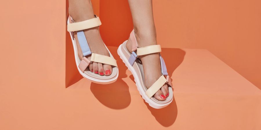 Chunky Sandals Sohlen Nagellack apricot
