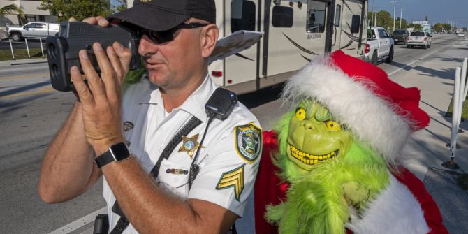 grinch unfall suv