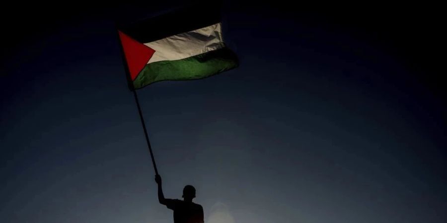 Ihnen wird oft Terror-Unterstützung oder zumindest die Identifizierung mit der Hamas vorgeworfen.
