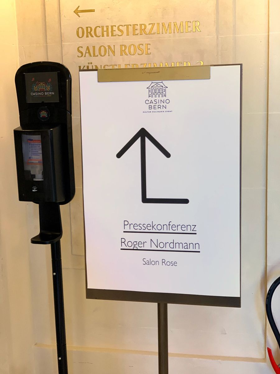 Kurz vor dem Ziel "Salon Rose" wird man auch noch um die Ecke gebracht.