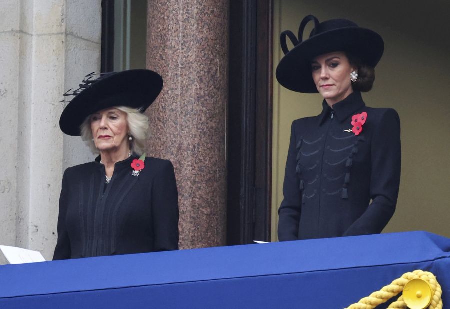 Queen Camilla (links) und Prinzessin Kate am Remembrance-Sonntag.