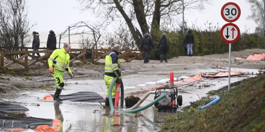 Aufräumer Dänemark Überflutungen Sturm