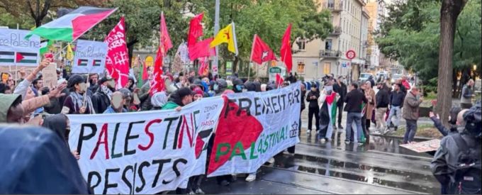 Demonstrierende auf der Strasse