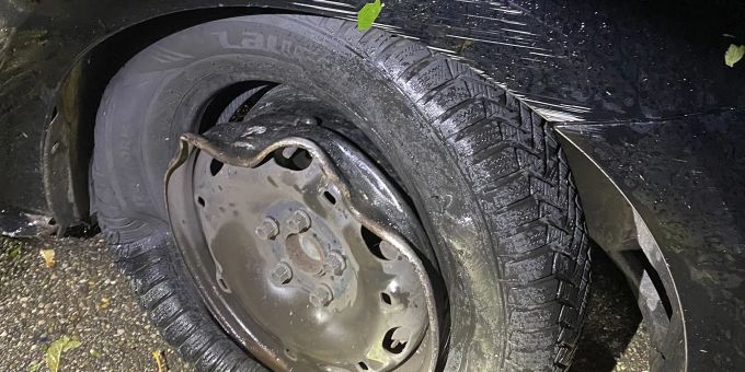 Eptingen BL: Ausweichmanöver führt zu einem Selbstunfall. Eptingen Unfall