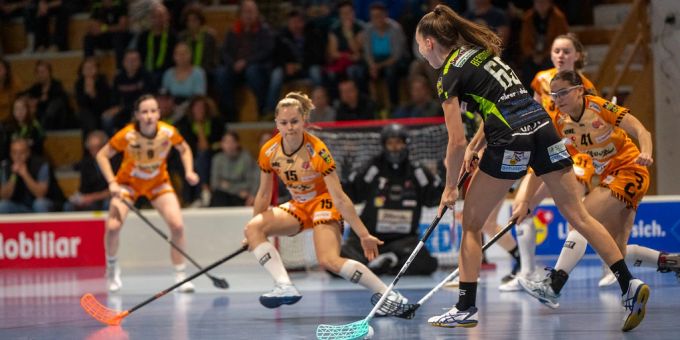 Die Emmentalerinnen besiegen die Bündnerinnen in einem temporeichen und lange Zeit engen Spiel mit 4:0. UHV Skorpion Emmental Sieg