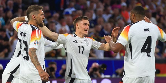 Jubel bei den deutschen Spielern nach dem Tor zum 1:0 gegen Schottland. EM 2024