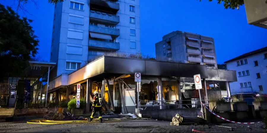 Die Feuerwehr stand mit einem Grossaufgebot im Einsatz.