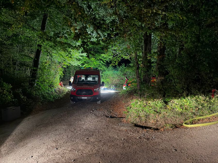 Zuvor wurde vor starker Rauchentwicklung gewarnt – die Bevölkerung sollte Türen und Fenster geschlossen halten.