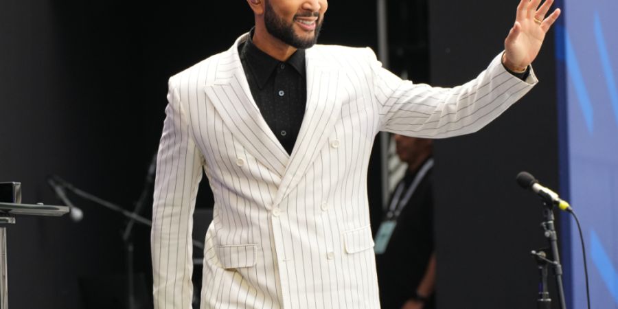 Der US-Sänger John Legend wird in einem Film über den Jazzmusiker Hugh Maskela aus Südafrika den Sänger und Bürgerrechtler Harry Belafonte spielen.